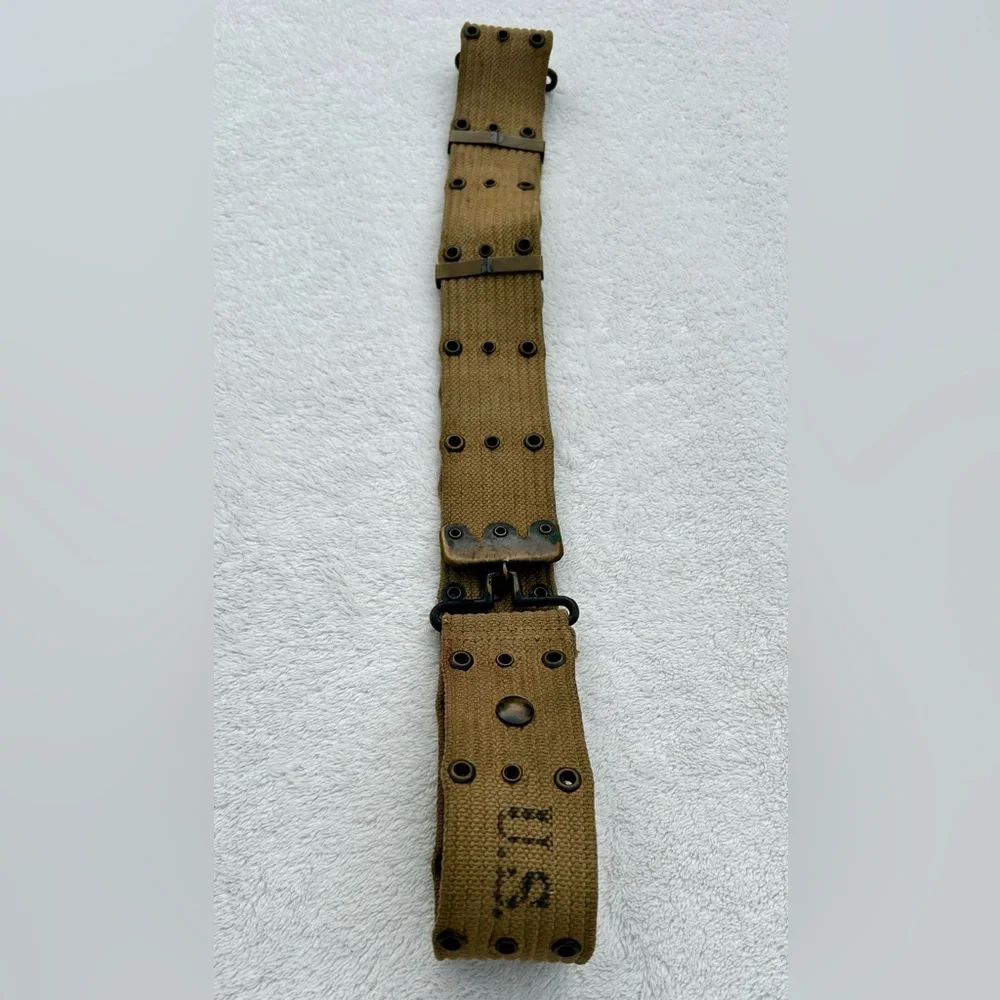Vintage Military | Metal Hook Pistol Belt